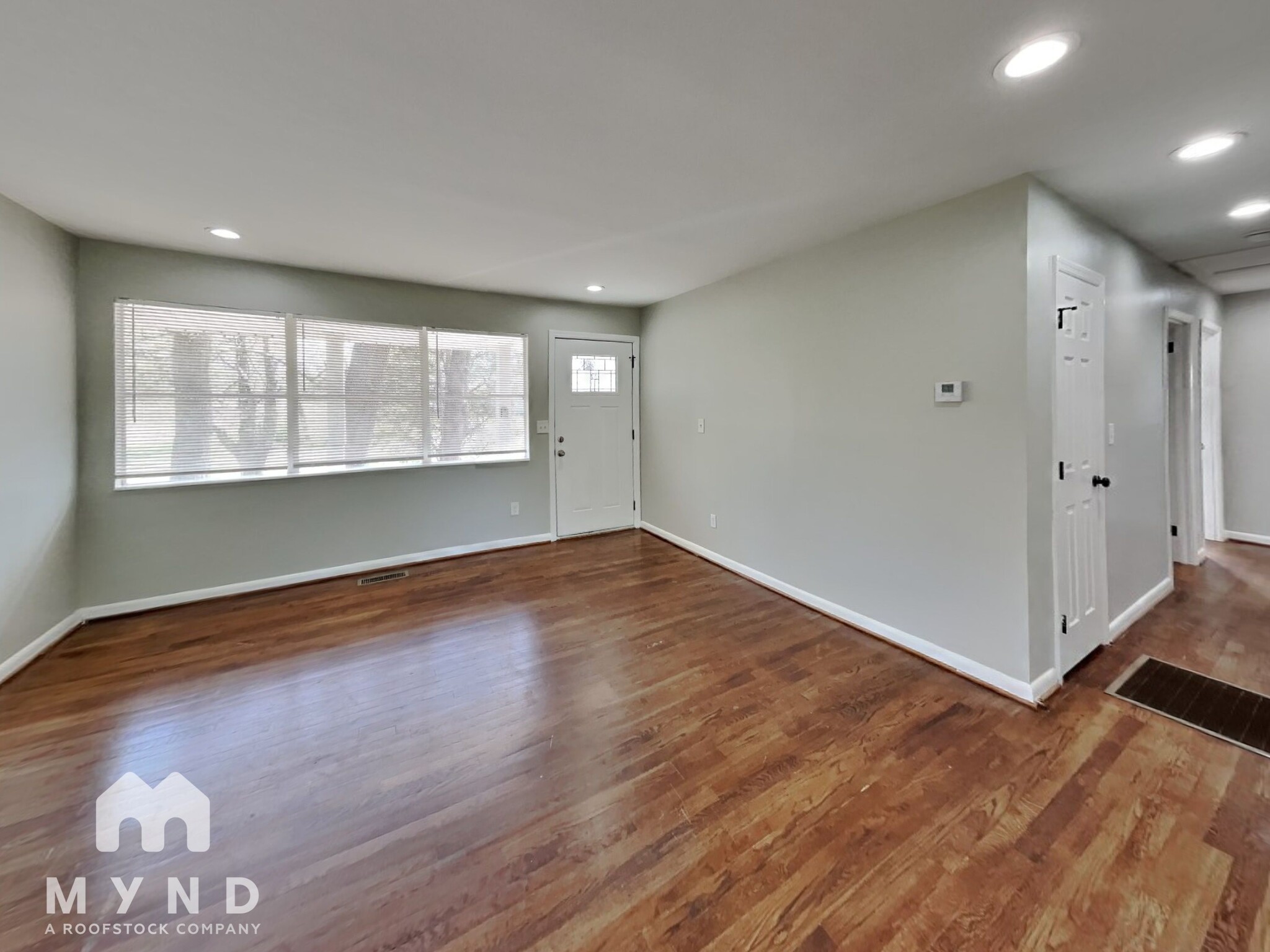 Building Photo - 212 7th Ave