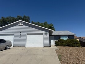 Building Photo - 7080 E Pueblo Ave