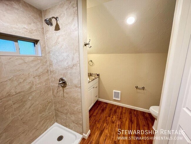 Building Photo - 2334 Augusta St