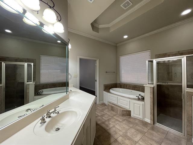 Building Photo - 8110 Silver Spur Dr