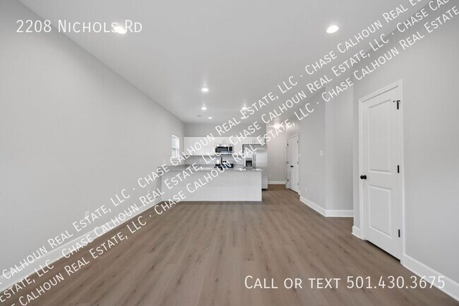 Building Photo - 2208 Nichols Rd