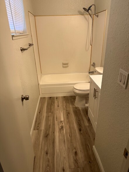 Building Photo - 7835 Tierra Glen Way