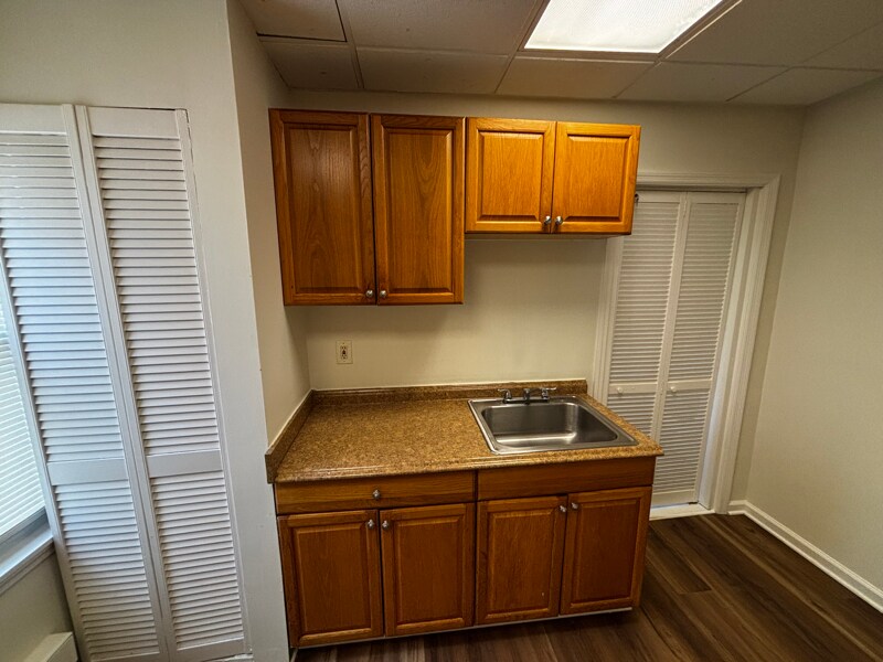 Building Photo - 667 Green St