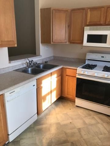 Building Photo - 2773 N. 27th Street - 3 Bedroom Upper