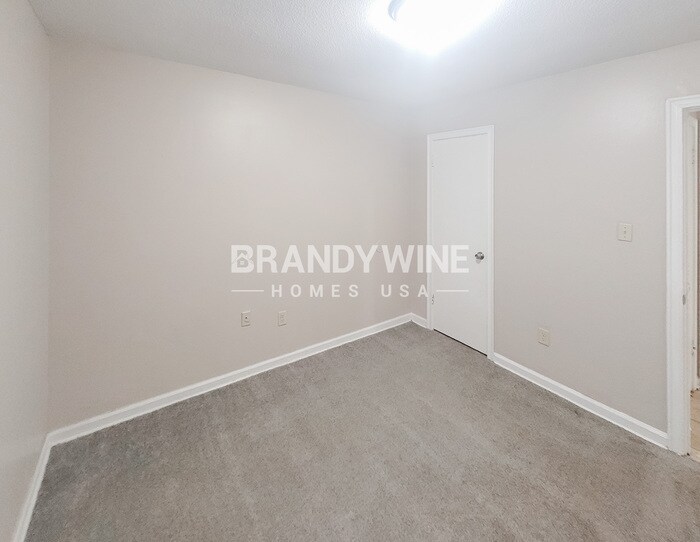 Building Photo - 4534 Valley Stream Dr