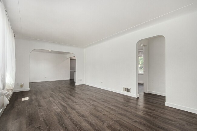 Building Photo - Lovely three bed / one bath home for rent