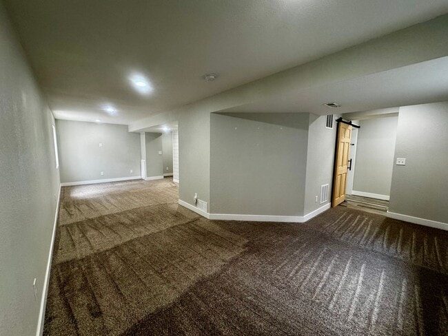 Building Photo - 3 Bedroom Home with Basement in Stetson Hills