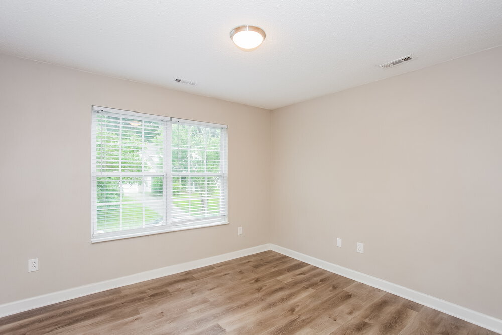 Building Photo - 711 Continental Dr
