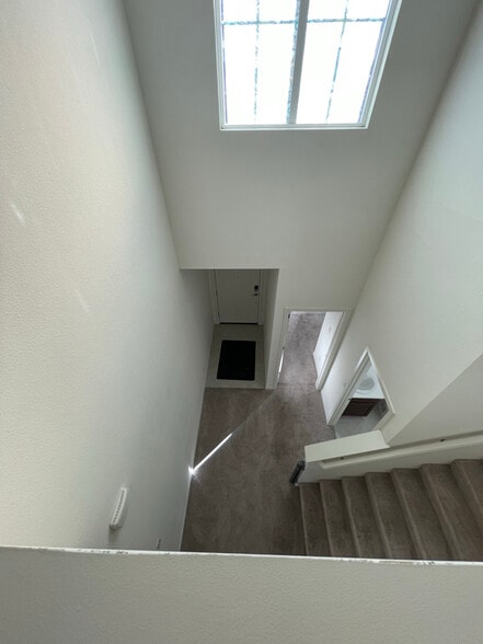 Building Photo - 1070 John Hopkins Ct