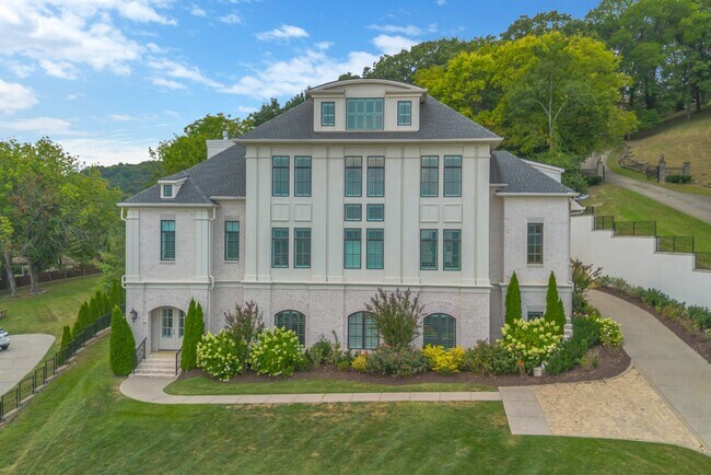 Building Photo - 5014 Mountview Pl