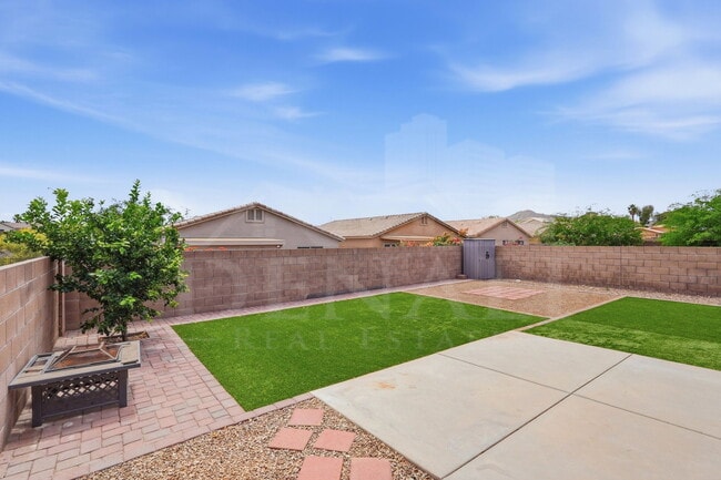 Building Photo - 2339 W Dillon Rd