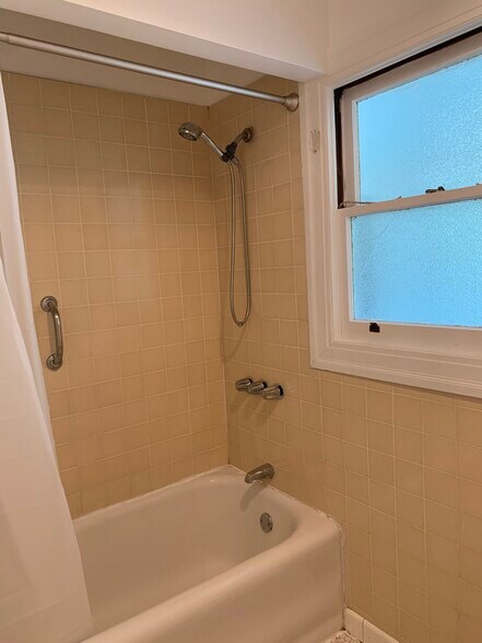 Building Photo - 1507 Estudillo St