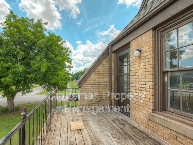 Building Photo - 2301 N Florida Ave