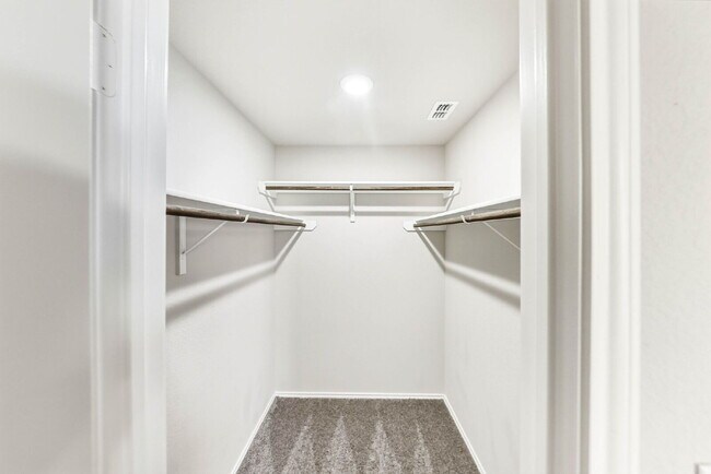 Building Photo - Discover Modern Comfort