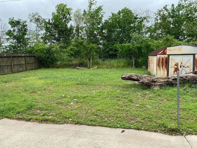 Building Photo - 12706 Flaxseed Way