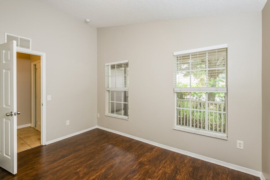 Building Photo - 2317 Hickory Pine St