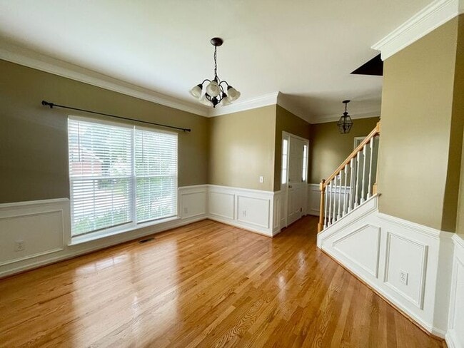 Building Photo - Northeast / Elgin- Offering Self Guided Tour with RENTLY!