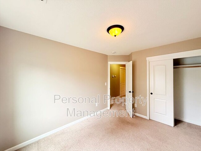 Building Photo - 13016 NE 28th Way