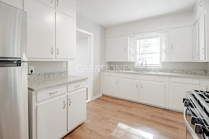 Building Photo - 1262 Briarwood Ave