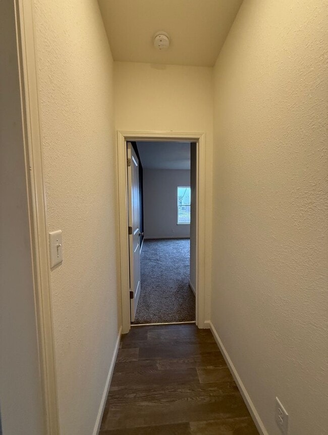 Building Photo - South Side...Newer 3 Bedroom 2 Bath House