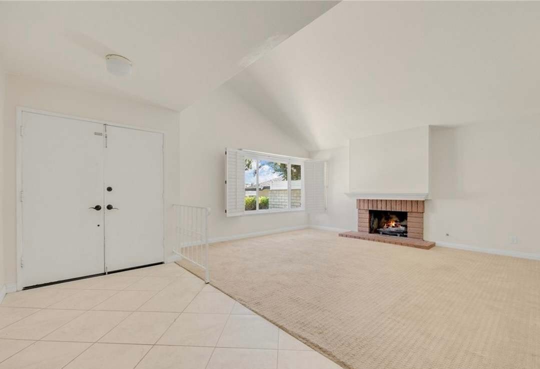 Building Photo - 5641 Lynnbrook Plz
