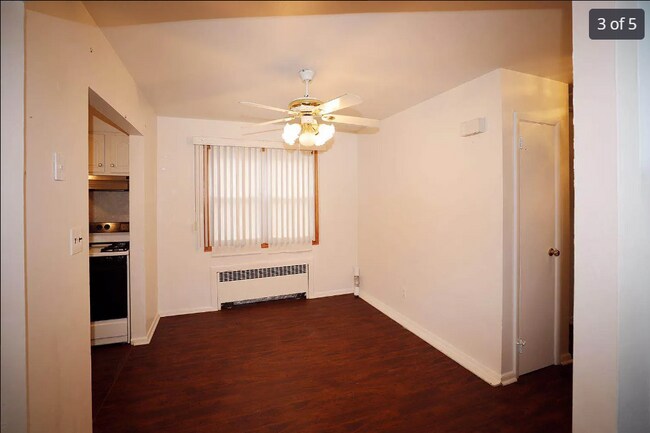 Building Photo - 208 Mallory Ave