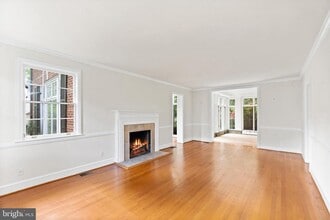 Building Photo - 4530 Dexter St NW