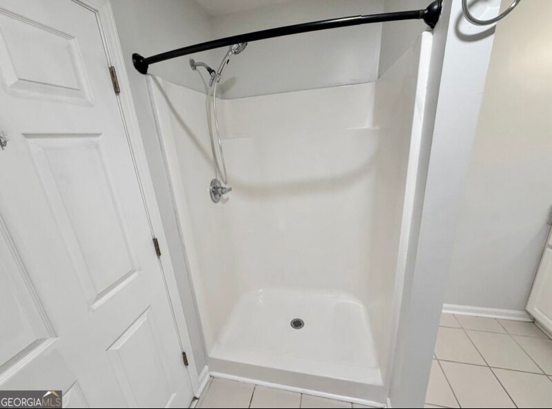 Building Photo - 206 Willow Dr