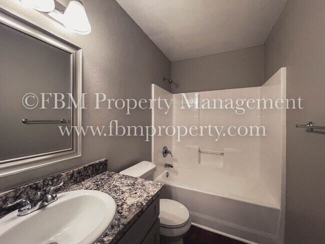 Building Photo - 1514 Drexal Dr