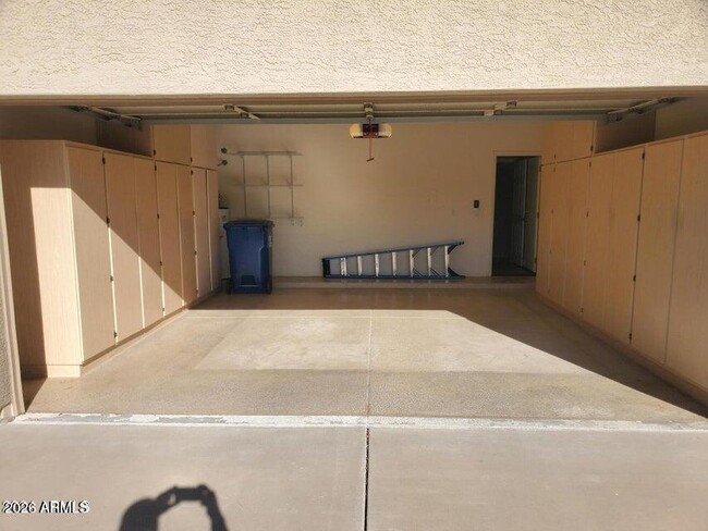 Building Photo - 1848 E Chilton Dr