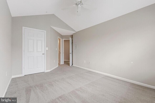 Building Photo - 12877 Fair Briar Ln