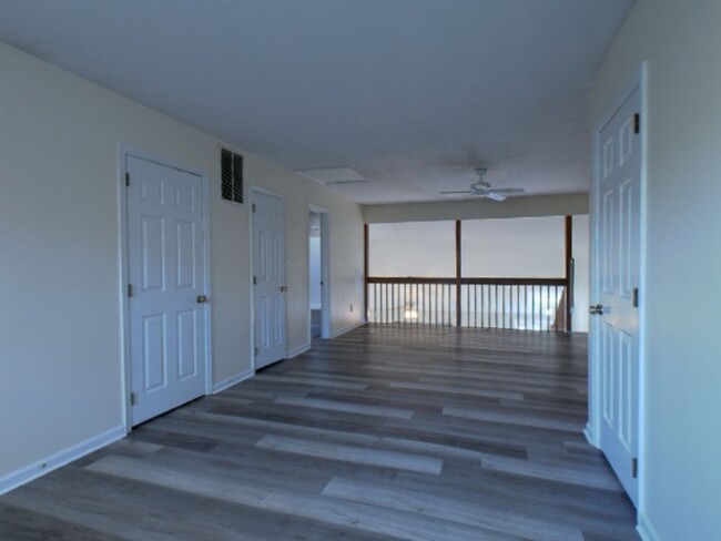 Building Photo - Beautiful 2 Bedroom 2 Bathroom Townhome Lo...