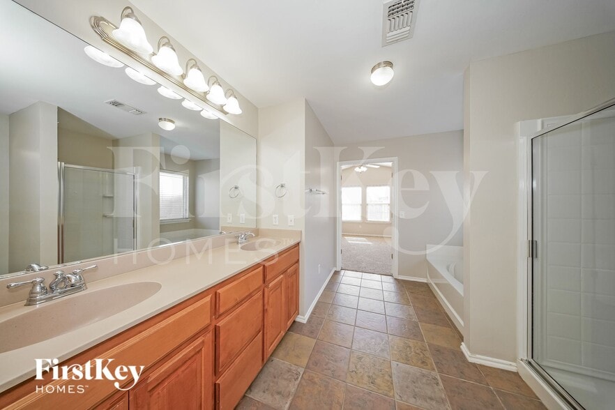 Building Photo - 1108 SW 158th St