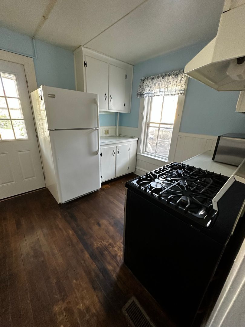 Building Photo - 50-52 Howard St