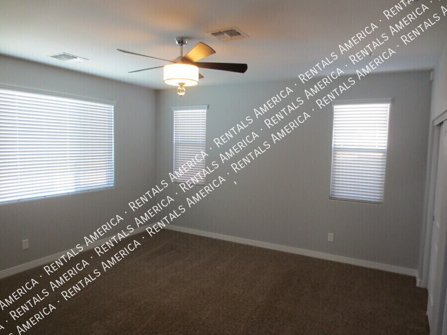 Building Photo - 3636 E Lodgepole Dr