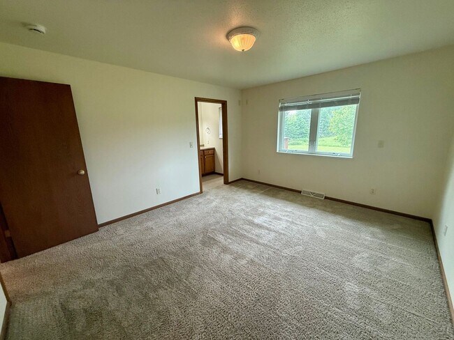 Building Photo - 149913-149913 Wineberry Ln