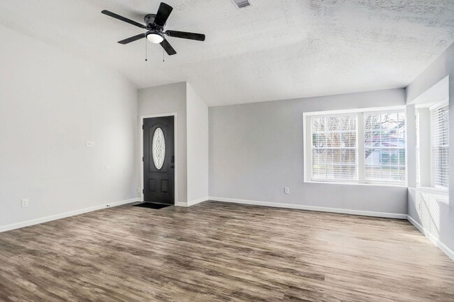 Building Photo - 15910 Plover Ct