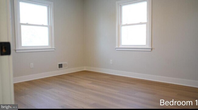 Building Photo - 5114 Montgomery Rd