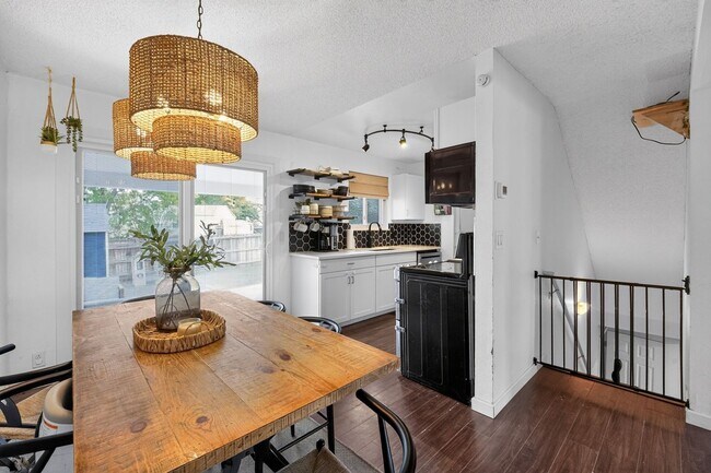 Building Photo - 4830 S Richfield Cir