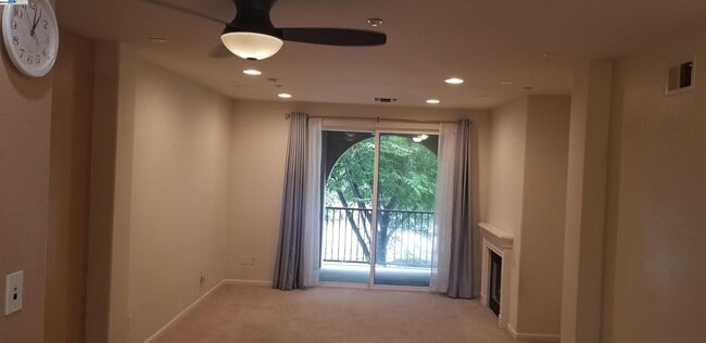 Building Photo - 3240 Maguire Way