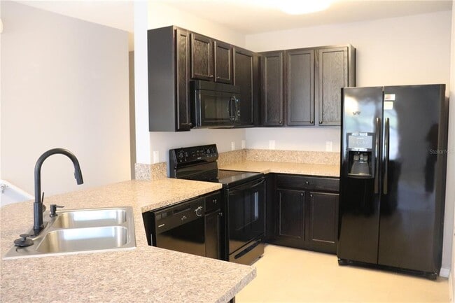 Building Photo - 3740 Seneca Club Loop