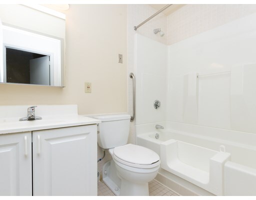 Building Photo - 151 Hallet St