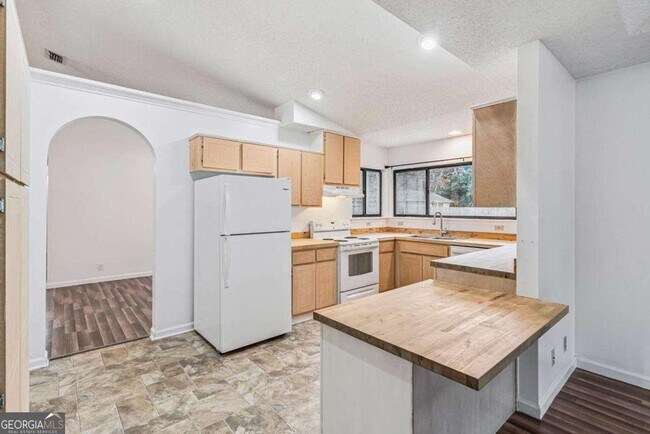 Building Photo - 104 Westridge Ct