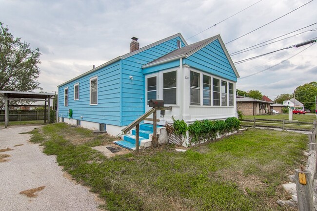 Building Photo - 220 W Madison St