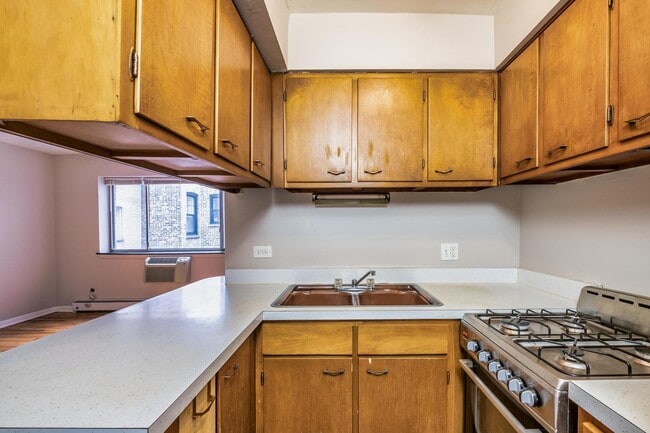 Building Photo - 5450 N Winthrop Ave