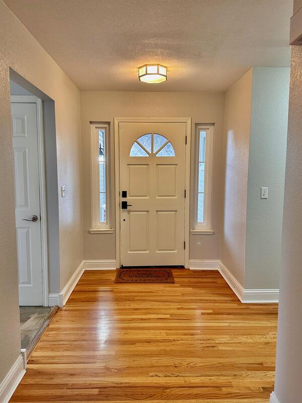 Building Photo - 148 Castlemont Dr