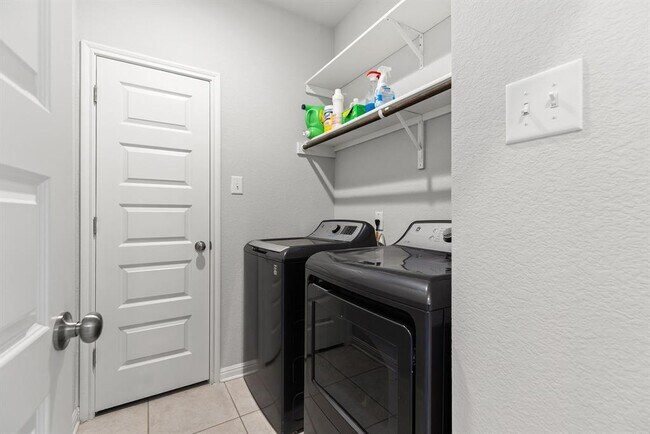 Building Photo - 241 El Dorado Rd