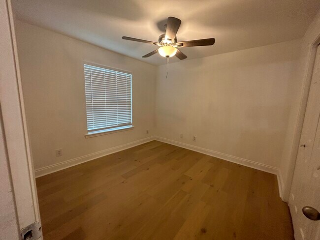 Building Photo - 218 Sparkleberry Ln