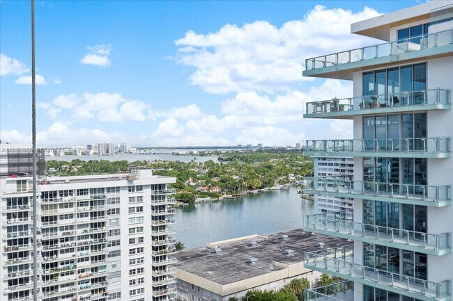 Building Photo - 5757 Collins Ave