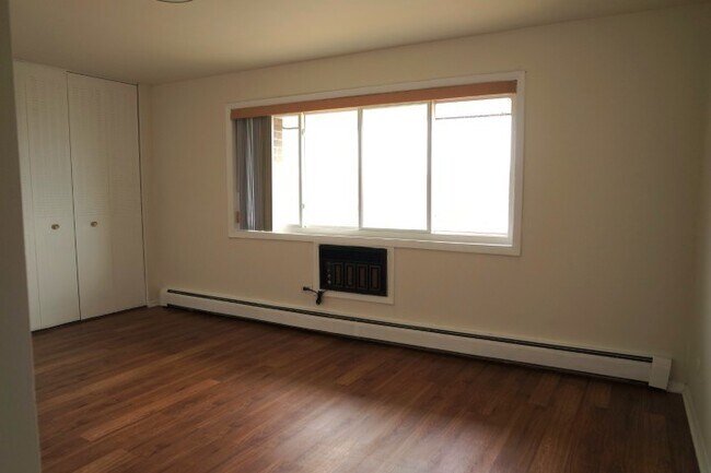 Building Photo - 10353 Dearlove Rd